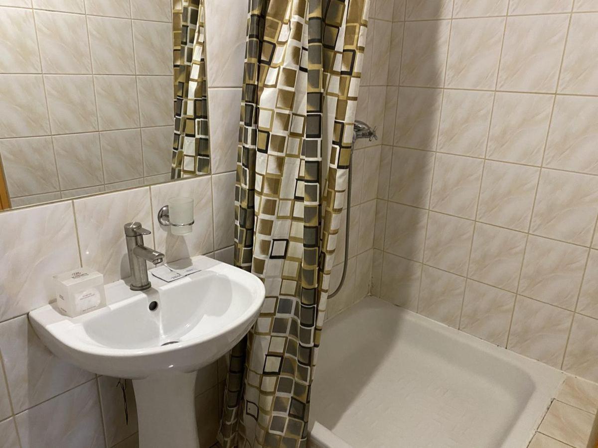 Leoton Chernivtsi Otel Dış mekan fotoğraf